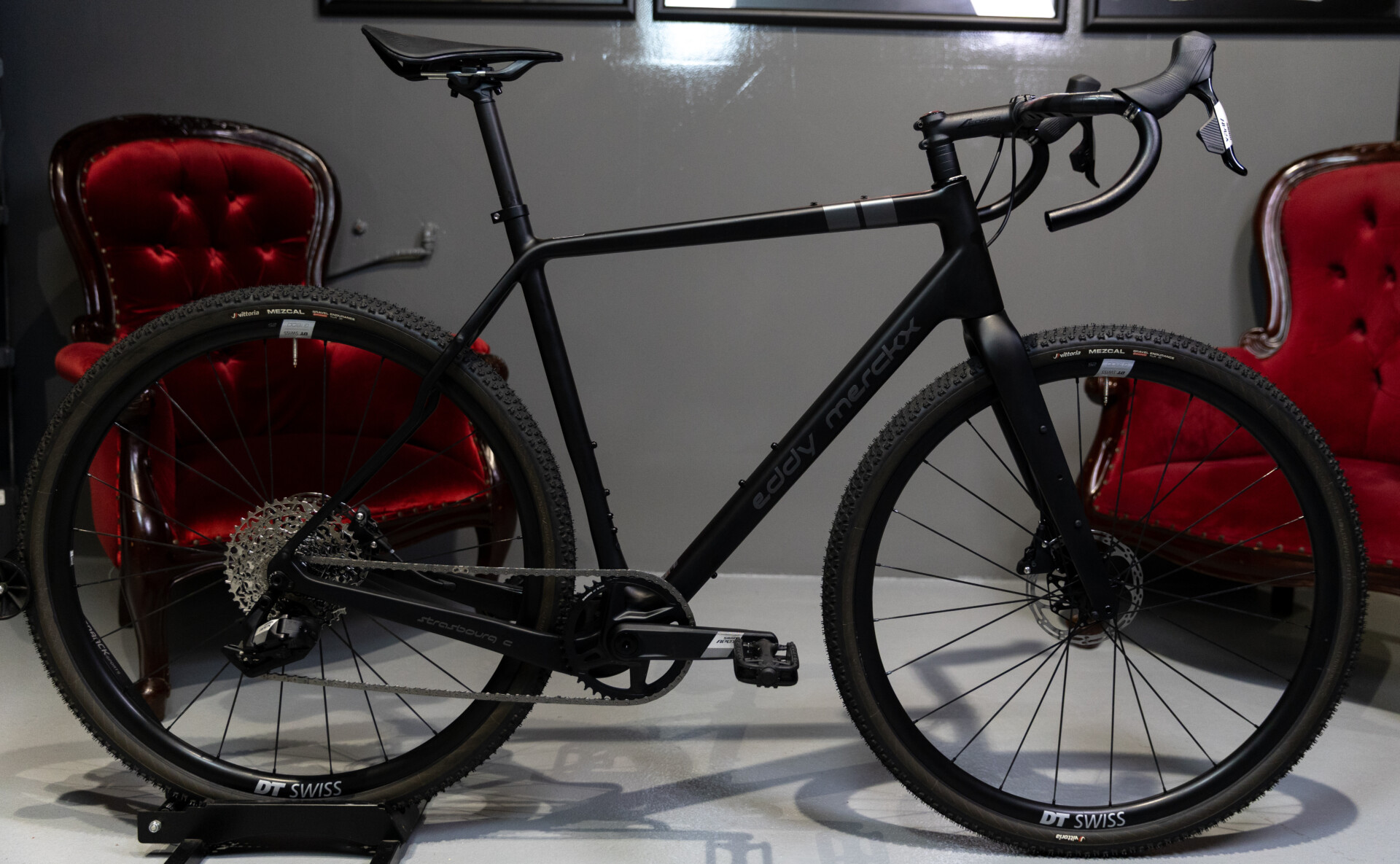 Eddy Merckx Strasbourg C | Black | Apex AXS | L